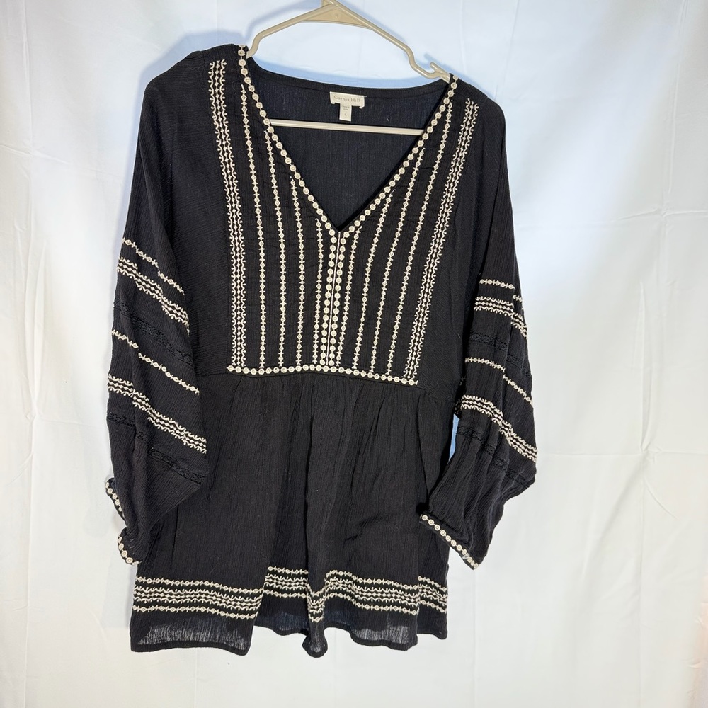 Garnet Hill Large Black Top with White Embroidery - Picture 1 of 4